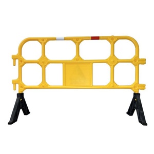 Barrière de sécurité routière en HDPE de 1350 mm, réfléchissante prismatique haute intensité, protection IP65, jaune/rouge - Product Image 2
