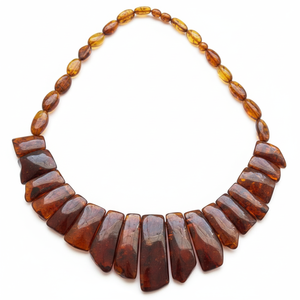 Collar con colgante de resina de cadena de oro para niñas - Product Image 1