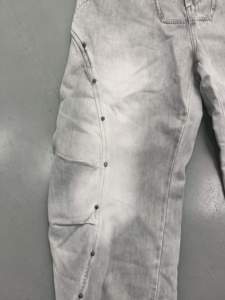 Pantalon en jean streetwear pour garçons, design patchwork imprimé et délavé sur mesure, jean écologique à jambe large de haute qualité, gris - Product Image 4