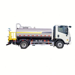 Camión Cisterna Foton 4X2 de 5000L con Bomba y Motor, Emisión Euro 6, para Reducción de Polvo en Carreteras y Riego de Árboles - Product Image 1