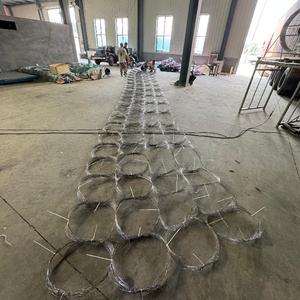 Solution de barrière à faible visibilité MZP, treillis anti-char haute résistance pour un rejet de terrain discret et une défense stratégique - Product Image 1