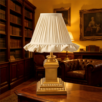 Lampe de table classique à abat-jour plissé en tissu, base en métal doré, lampe de nuit LED tactile rechargeable pour salon