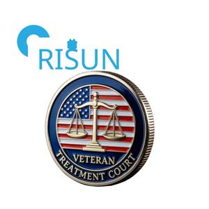 Monedas de Desafío Personalizadas de Metal Esmaltado 3D con Diseño de Balanza de la Justicia para Abogados y Souvenirs al por Mayor - Product Image 6