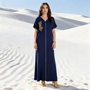Robe Abaya élégante et modeste en polyester sur mesure de qualité supérieure pour femmes musulmanes, matériau de haute qualité, à porter au quotidien - Product Image 1