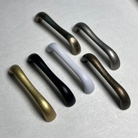 Poignées Courbes Minimalistes en Alliage de Zinc, Poignées Modernes Multicolores pour Armoires et Placards