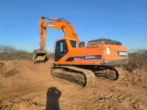 Excavatrice d'occasion Doosan DH300LC-7 DH300LC DH300-7 à injection directe classique, modèle 2022, 30 tonnes, moteur, pompe, PLC - Product Image 4