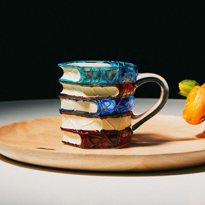 Ly cà phê thủy tinh vẽ tay hình sách 3D, quà tặng cho người yêu sách - Product Image 2