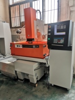 Máquina de Electroerosión por Penetración D7145, Venta Directa de Fábrica, para Estampado de Moldes y CNC