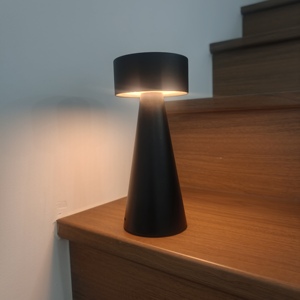 Lampes tactiles noires en aluminium pour la <span class=keywords><strong>d</strong></span>écoration de la maison, 3 couleurs de lumière réglables, prise en charge de la charge <span class=keywords><strong>sans</strong></span> <span class=keywords><strong>fil</strong></span> et de la télécommande - Product Image 3