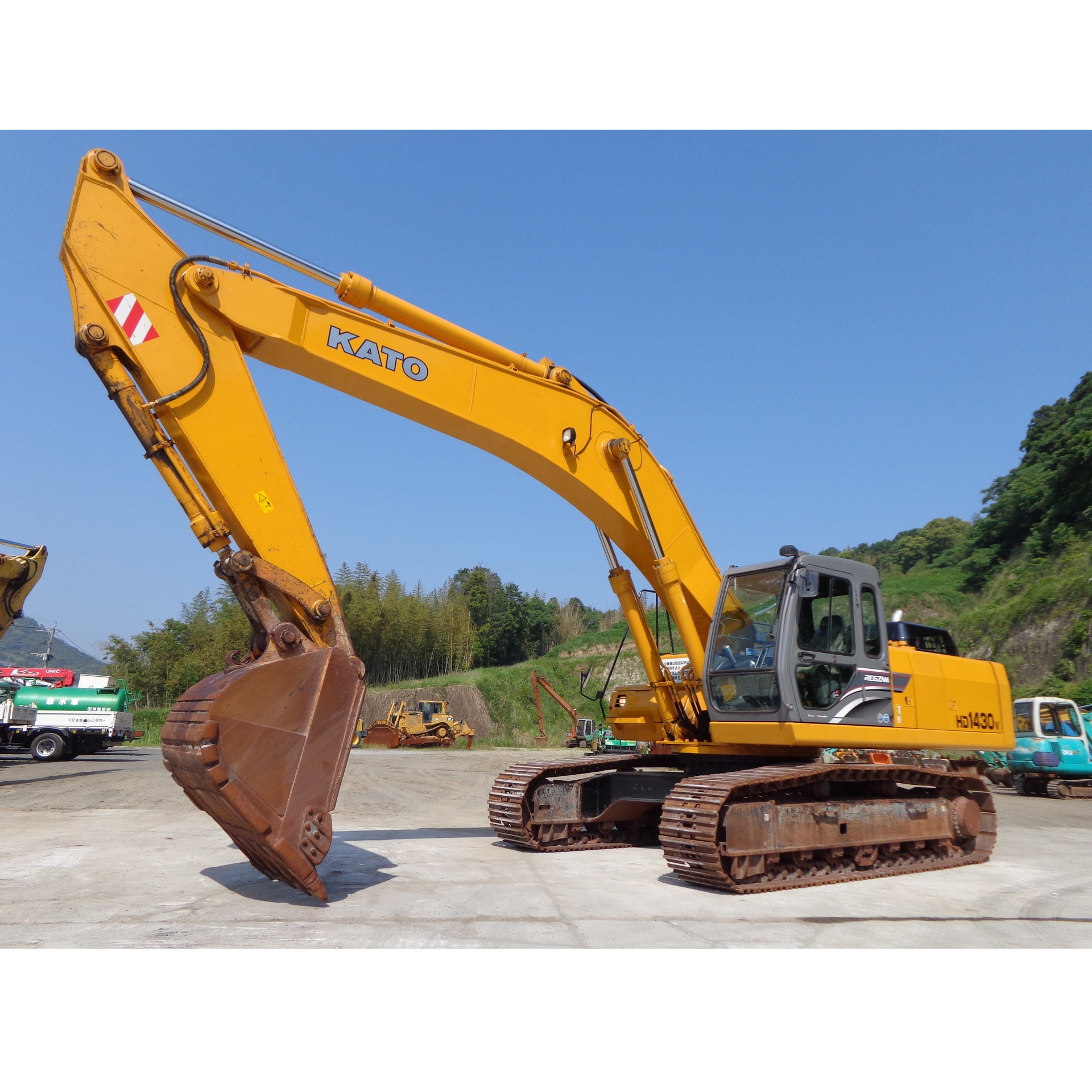 Kato HD250 Excavator - Durable, Versatile, and Efficient