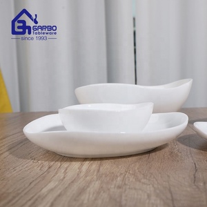 Accueil Vaisselle Plat en Verre Résistant à la Chaleur Steak Salade Sushi Petit Déjeuner Assiette de Service 7inch Opal Glass Plate Triangle Plain White - Product Image 4