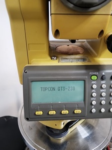 Station totale d'occasion GTS102N avec communication USB pour levés topographiques - Product Image 3