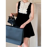 Personnaliser Design de célébrité Lady Elegant 3D Lace Collar Black Satin Short Dress Fashion Casual Lounge Wear Club Dresses