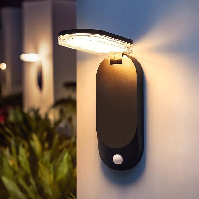 Outdoor Waterproof IP65 LED Solar Garden Light with Solar Panel and DC Power Supply Wall Mount Design