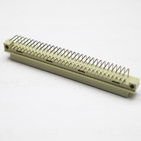 Échantillon gratuit Prise de style européen Pas de 2.54mm Hauteur 12.9mm Positions 16p-32p DIN 41612 Femelle Troisième Rangée Angle Droit