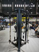 Appareil d'entraînement fonctionnel d'angle avec croisement de câbles, double poulie, barre de traction multi-prise et pile de poids – Équipement de gym commercial