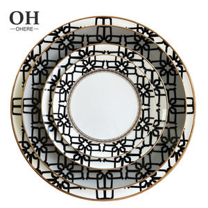 Shanxi Ouhe assiette en céramique de couleur noir et blanc classique Usine en gros assiette de présentation de mariage de luxe ensemble de vaisselle de banquet - Product Image 1