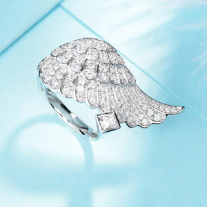 Bague en diamant F133 Angel Wing en or blanc, diamant naturel taille princesse, bijoux romantiques pour femmes - Product Image 1