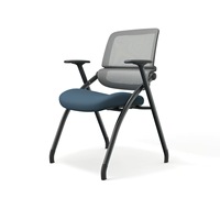 Chaise de bureau ergonomique pliable avec dossier en maille, structure métallique à 4 pieds et accoudoirs réglables pour salle de conférence