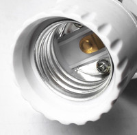 Support de lampe en plastique Offre Spéciale E27 Capteur de mouvement PIR Ampoule LED Support de lampe à capteur de mouvement