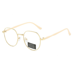 Gafas de Sol Unisex de Moda con Marco Completo Fotosensible que Cambia de Color, Modelo 8398, para Red Book - Product Image 4
