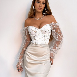 Top <span class=keywords><strong>Corsetto</strong></span> Floreale <span class=keywords><strong>Senza</strong></span> <span class=keywords><strong>Spalline</strong></span> da Donna – Con Ricami in Pizzo, Inserti in Mesh Trasparente e Maniche Lunghe - Product Image 6