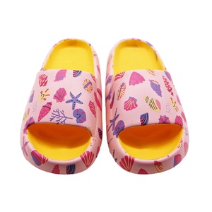 Sandales personnalisées de haute qualité avec motif coquillage et étoile de mer, pantoufles souples en EVA à semelle épaisse, Cloud Slides - Product Image 4