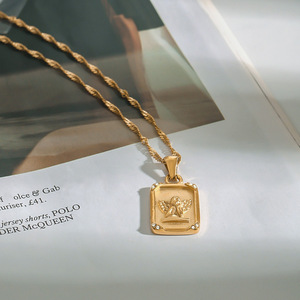 สร้อยคอจี้รูปนางฟ้าสีทอง ชุบทอง 18K ทำจากไทเทเนียมสตีล รูปทรงสี่เหลี่ยม เหมาะสำหรับใส่ทุกวัน เครื่องประดับคุณภาพดี - Product Image 2