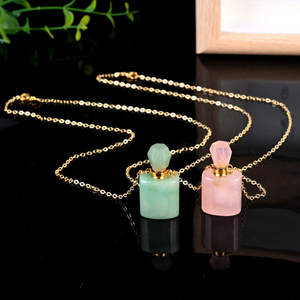 Colliers en gros avec pendentifs en cristal naturel gravé, flacons de parfum, flacons d'huiles essentielles en pierre de quartz pour la bijouterie - Product Image 5