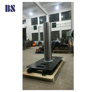 ที่จอดรถบนถนนเหล็ก Bollard พร้อมฝาปิดสแตนเลสสำหรับเสาจอดรถเพื่อความปลอดภัยในการจราจร