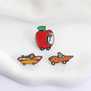 Alfileres esmaltados de películas animadas de dibujos animados Lowly Worm Apple Car Hot Dog Car Ciudad mágica Broches Insignia de solapa Regalos de joyería para amigos - Product Image 3