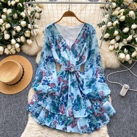 Gaun Chiffon Wanita Model Bungkus Bermotif Bunga Musim Gugur 2026, Kerah V, Dilengkapi Sabuk Gesper, Ruffle Bertingkat, Lengan Bishop, Gaya Resort, Girly