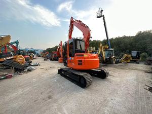 Excavadora de cadenas de alta eficiencia de 7.5 toneladas ZX75US con giro de cola ultracorto para proyectos urbanos y de carreteras - Product Image 2