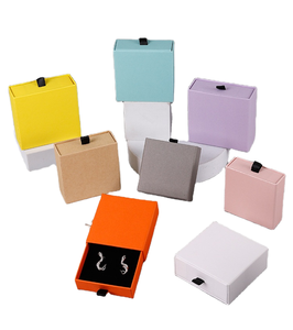 Boîte à bijoux en carton avec logo personnalisé, vente en gros, avec éponge pour boucles d'oreilles, bagues, colliers et bracelets - Product Image 1