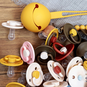 Sucette Bébé en Silicone Sans BPA de Qualité Alimentaire avec Poignée, Débit Variable, pour Apaiser et Aider au Sommeil, 0-12 Mois, Vente en Gros - Product Image 5