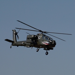 Hélicoptère RC Roban 700 Ah-64 Apache Super Scale, version ARF, kit vert - Product Image 4
