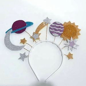 Diadema de Fieltro con Forma de Planeta, Sol y Luna para Niñas, con Brillantina, Talla Única, para Fiestas de Cumpleaños y Celebraciones - Product Image 1