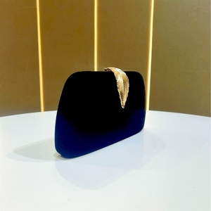 Nouvelle pochette de soirée en velours pour le commerce transfrontalier, style féminin, haut de gamme, idéale pour les robes et les tenues chinoises. - Product Image 2