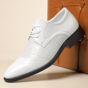 Nuevos Zapatos de Vestir Formales de Estilo Británico para Hombre, con Punta en Pico y Combinación de Cuero Patentado, Tallas Grandes, Casuales de Negocios - Product Image 3