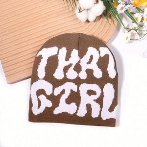 Vente en gros de bonnets d'hiver personnalisés à échantillon rapide, 100% acrylique, bonnets d'hiver tricotés, logo personnalisé, bonnet jacquard - Product Image 5