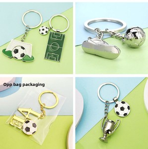 Llavero con Diseño de Balón 2026, Tema Deportivo Blanco y Negro, Anillo Metálico para Llaves, Regalo Coleccionable para Fanáticos, Recuerdo para Aficionados - Product Image 5