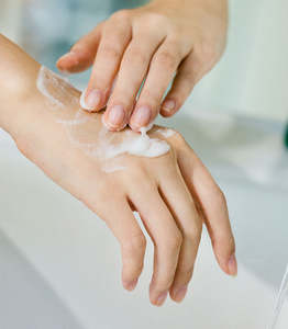 CICAMING พีลลิ่งเจล เฟซ เอ็กซ์โฟลิเอเตอร์สำหรับผิวแพ้ง่าย น้ำยาขจัดเซลล์ผิวที่ตายแล้วอย่างอ่อนโยน ทำความสะอาดรูขุมขนอย่างล้ำลึก - Product Image 2