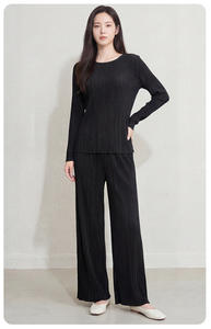 Conjunto Elegante de Dos Piezas con Pliegues, Top de Manga Larga con Textura, Pantalones Anchos, Estilo Coreano, Ecológico - Product Image 5