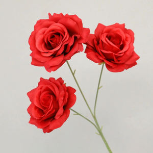 Conjunto de Decoración de Mesa de Plástico con Rosas Rojas Artificiales Realistas y Bola de Loto para Bodas, Fiestas, Graduaciones, Día de la Madre - Product Image 1