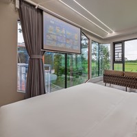 Maison triangulaire à ossature en acier durable, résistante aux intempéries, préfabriquée en forme de A, pour villa, chalet de montagne ou de bord de mer, ou appartement.