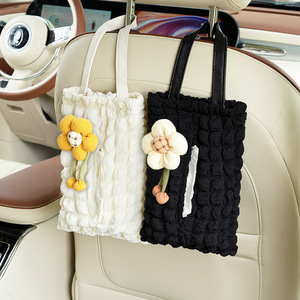 Linda caja de pañuelos para coche con diseño colgante para respaldos de asientos, organizador con patrón de girasol, negro y blanco - Product Image 1