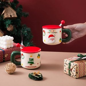 Usine en gros mignon motif d'arbre de Noël tasse de <span class=keywords><strong>vacances</strong></span> personnalisée tasse à café en céramique avec couvercle tasse de cadeau de Noël - Product Image 2