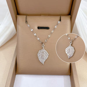 ミニマリストステートメント18Kゴールドメッキステンレススチールバタフライハートペンダントネックレス防水ジュエリーレディースアクセサリー - Product Image 6