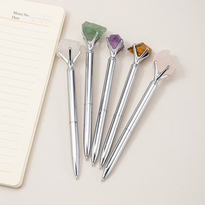 Stylo surmonté de pierres précieuses naturelles Stylo en pierre de cristal brut unique Stylo en forme de loi d'<span class=keywords><strong>attraction</strong></span> pour journalisation de rêve Accessoires en cristal brut - Product Image 4
