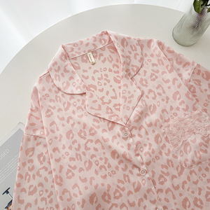 Pigiama Personalizzato <span class=keywords><strong>da</strong></span> Donna, <span class=keywords><strong>Camicia</strong></span> <span class=keywords><strong>da</strong></span> <span class=keywords><strong>Notte</strong></span> Primaverile ed Estiva, Elegante e Sexy in Raso Rosa, Cardigan <span class=keywords><strong>con</strong></span> Maniche a Tre Quarti, Sottile e Leggero - Product Image 3
